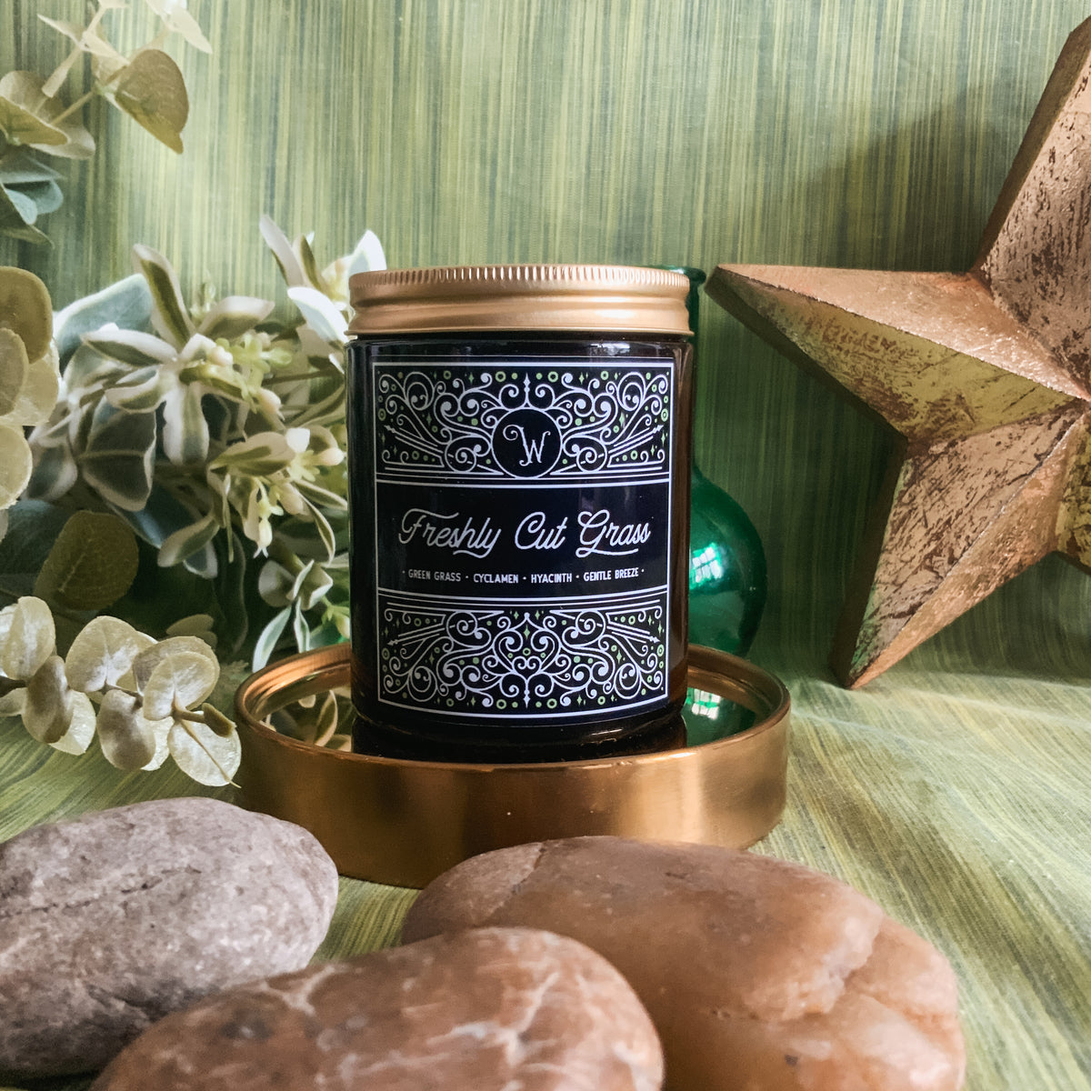 Freshly Cut Grass – Soy Candle (180ml Amber Glass)