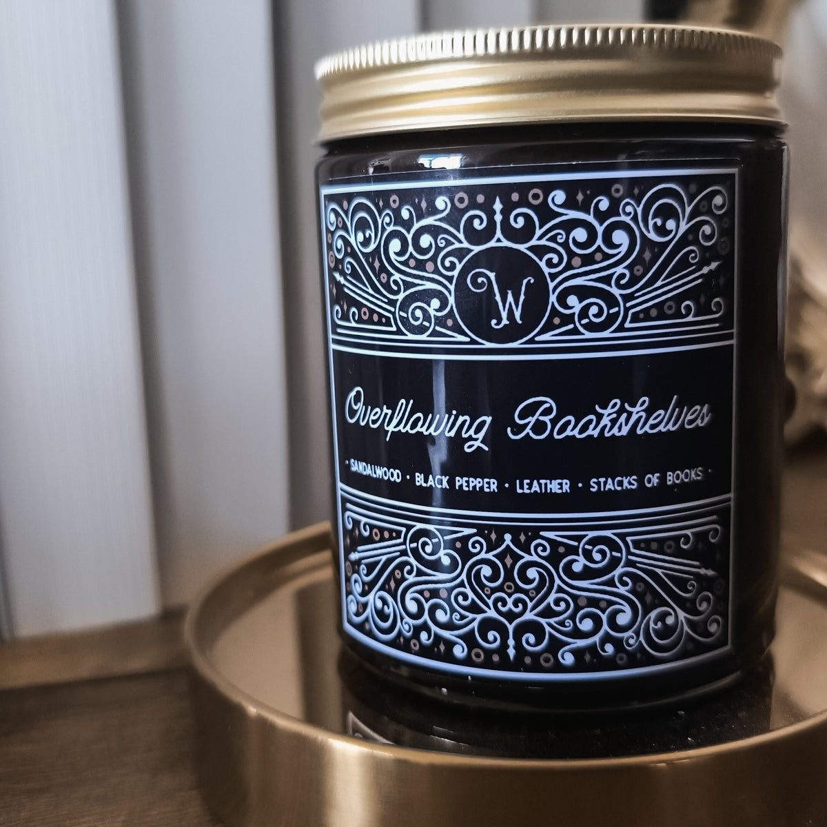 Overflowing Bookshelves - Sandalwood, Black Pepper & Leather Soy Wax Candle (180ml)