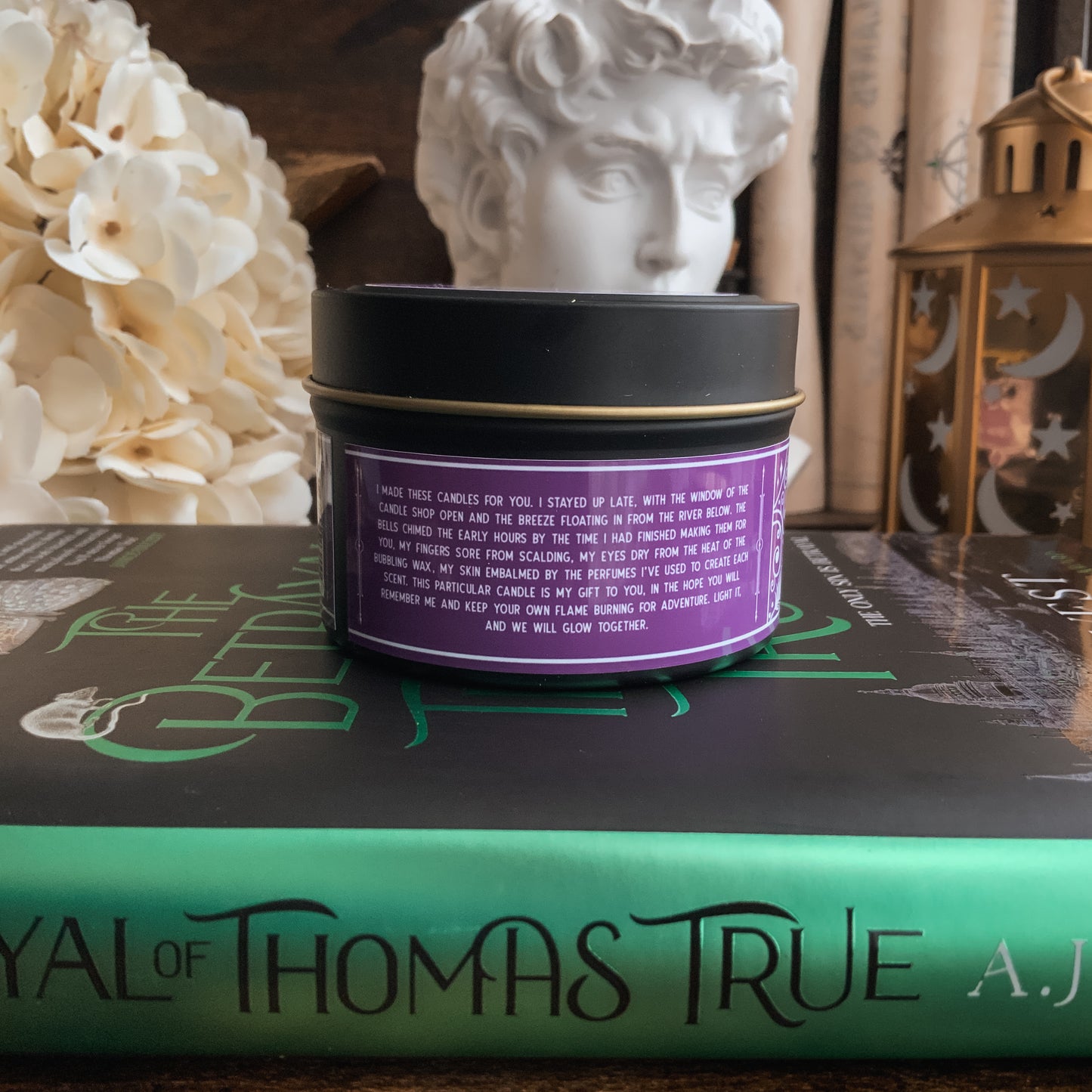 Thomas True - Bergamot, Jasmine & Cedarwood Candle