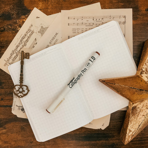 Artline Calligraphy Pen (Brown)